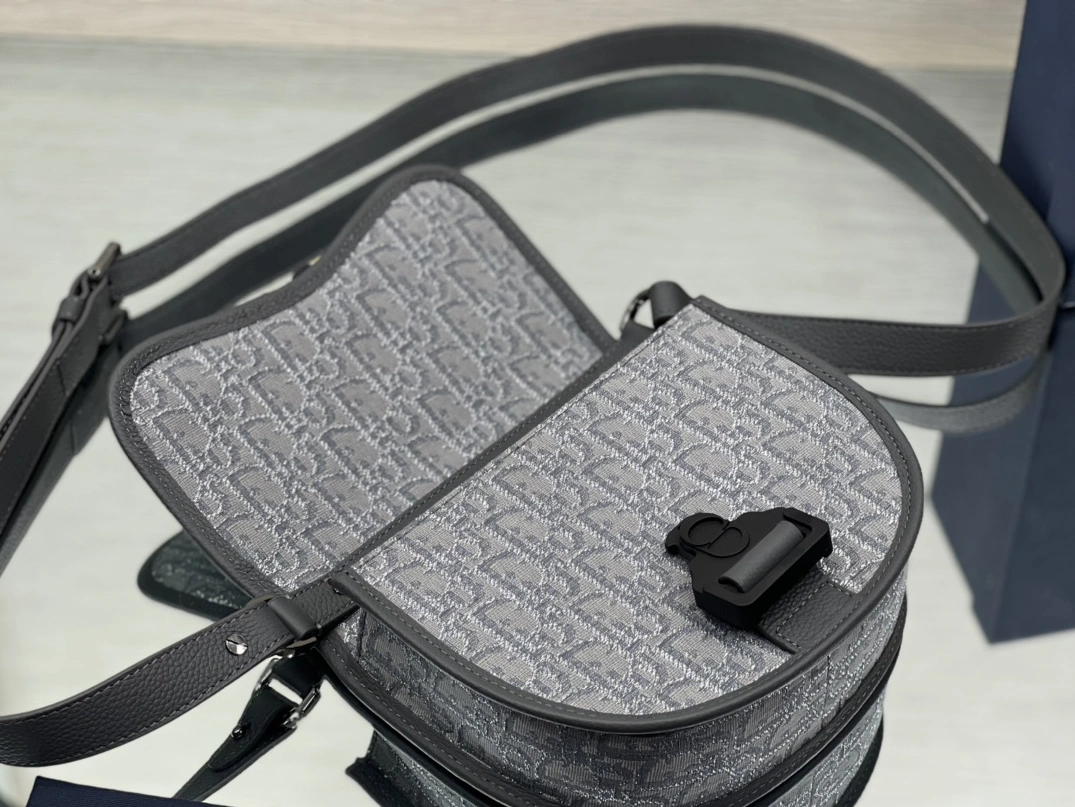 Christian Dior AAA Man Messenger Bags Modern 2336 - Image 6