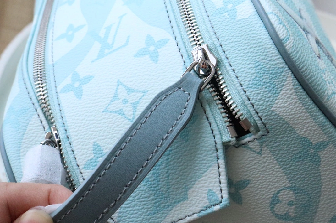 Louis Vuitton AAA Quality Handbags For Women Durable 1904 - Image 4