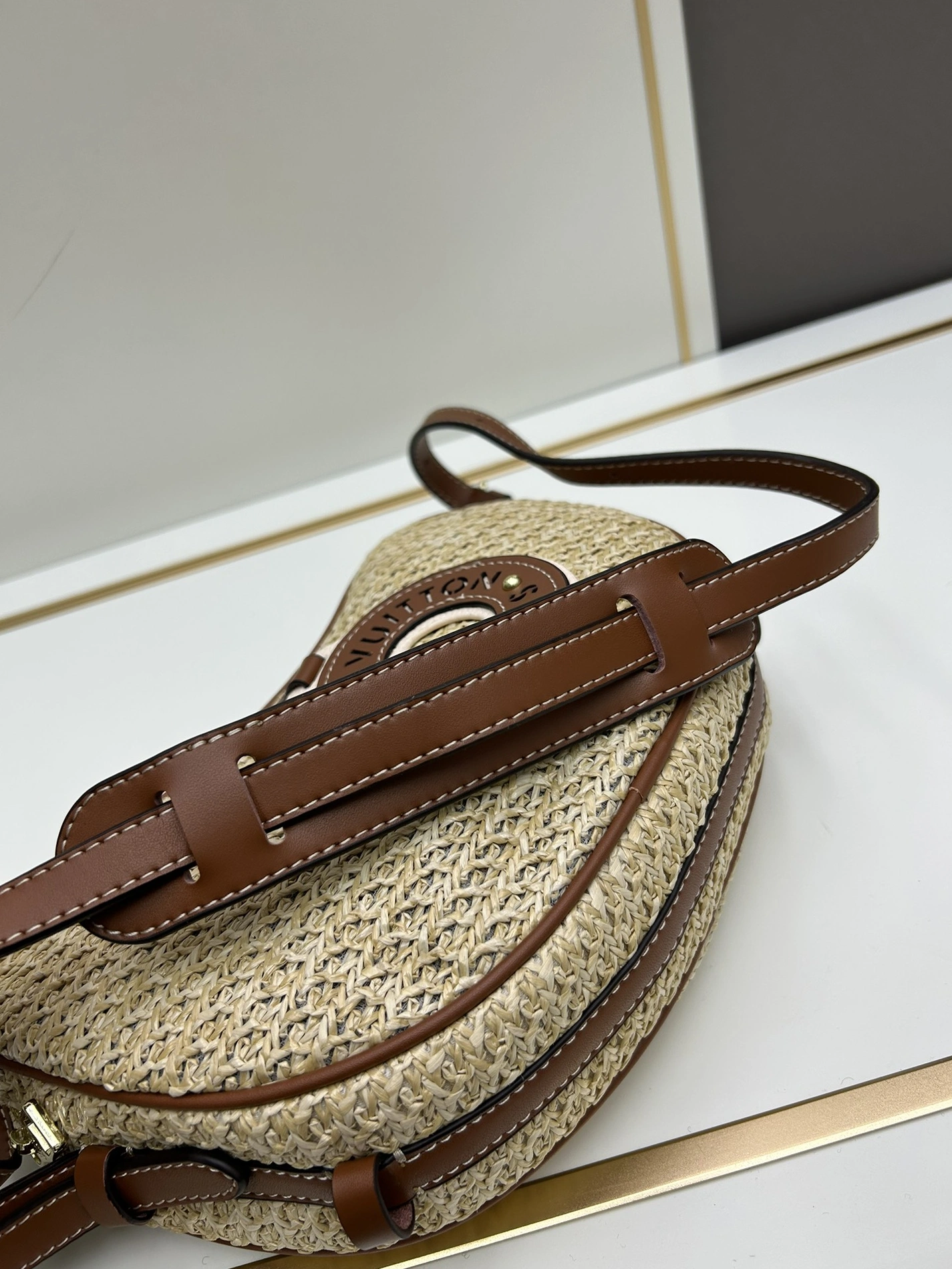 Louis Vuitton AAA Quality Messenger Bags For Women Sophisticated 603 - Image 7