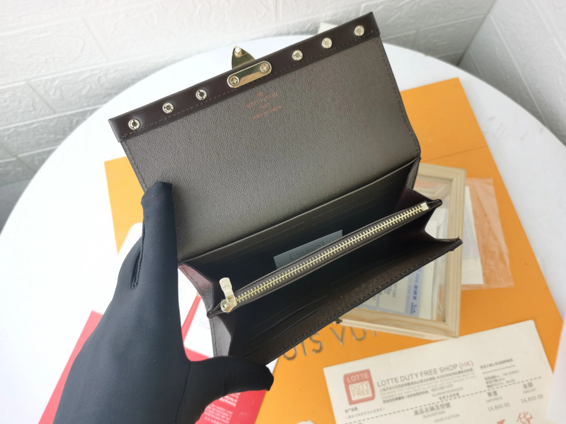 Louis Vuitton LV Card Case For Women Sleek 9205 - Image 7