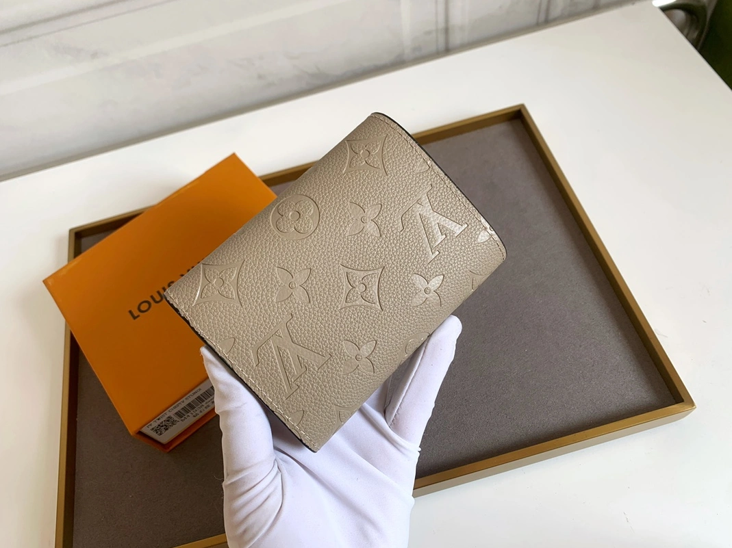 Louis Vuitton LV Wallets For Women Flexible 9078