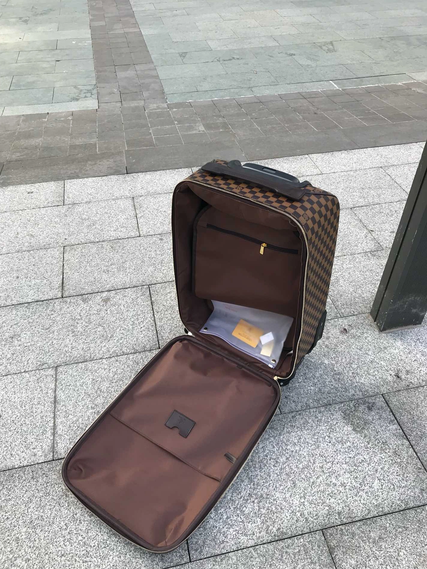 Louis Vuitton Luggage DailyWear 8676 - Image 7