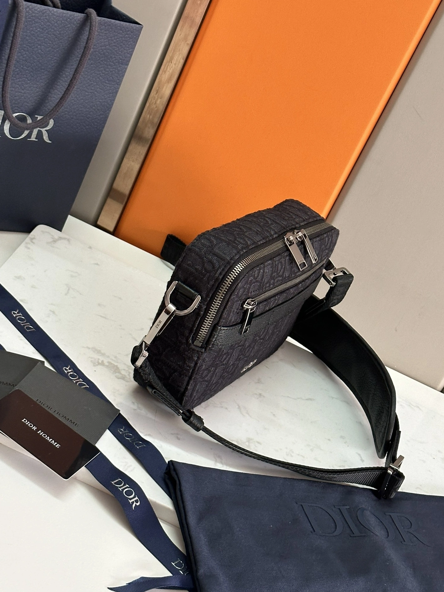 WellDesigned 9909 Christian Dior AAA Man Messenger Bags